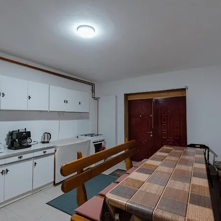 Guest house Pensiunea La Maison Verte